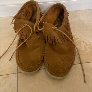 Minnetonka Moccasin Venice Lace-up Fringe women 8